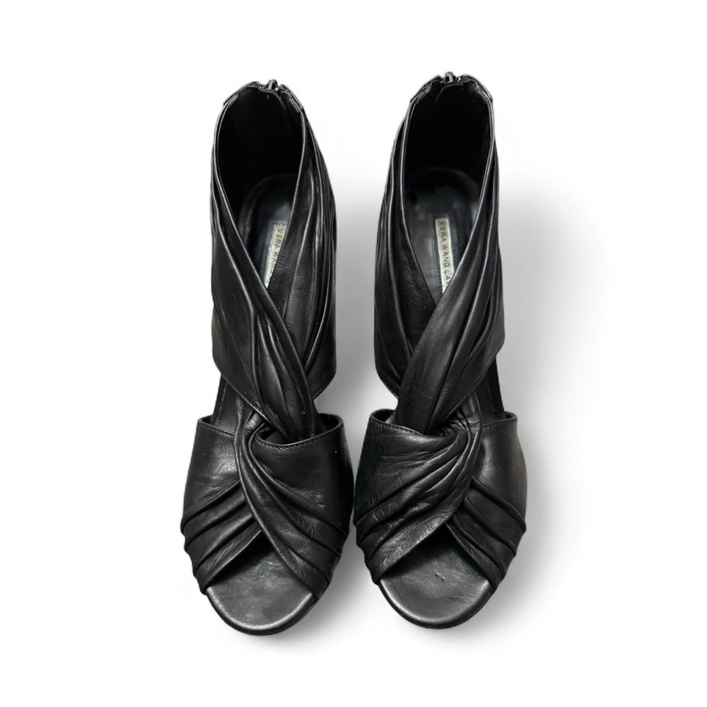 Vera Wang Lavender Label Black leather heels. Size 10